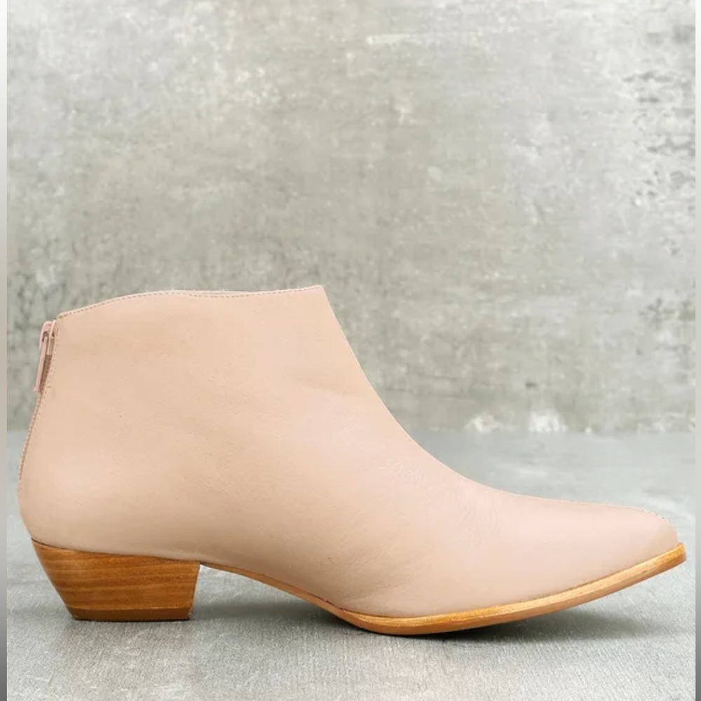 Matisse Aida leather booties in Nude